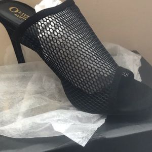 Brand new netted peep toe stiletto